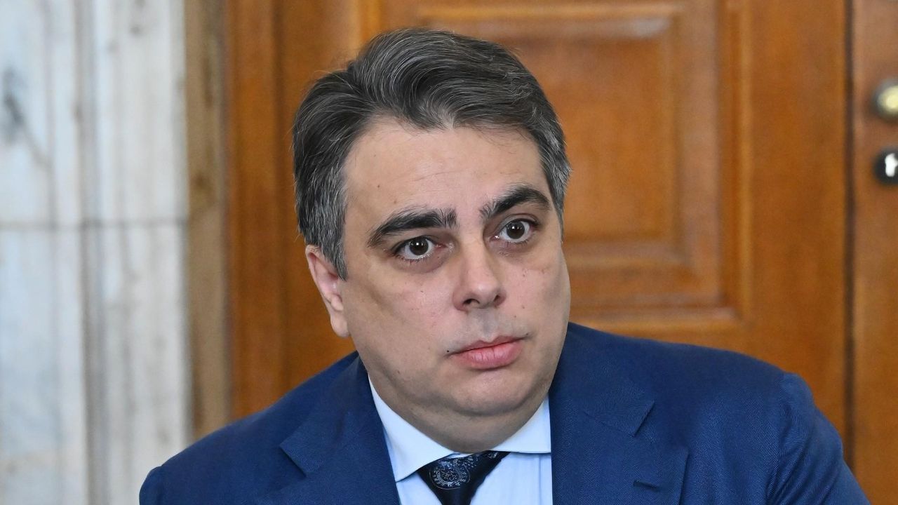 Meta свали Facebook страницата на Асен Василев
