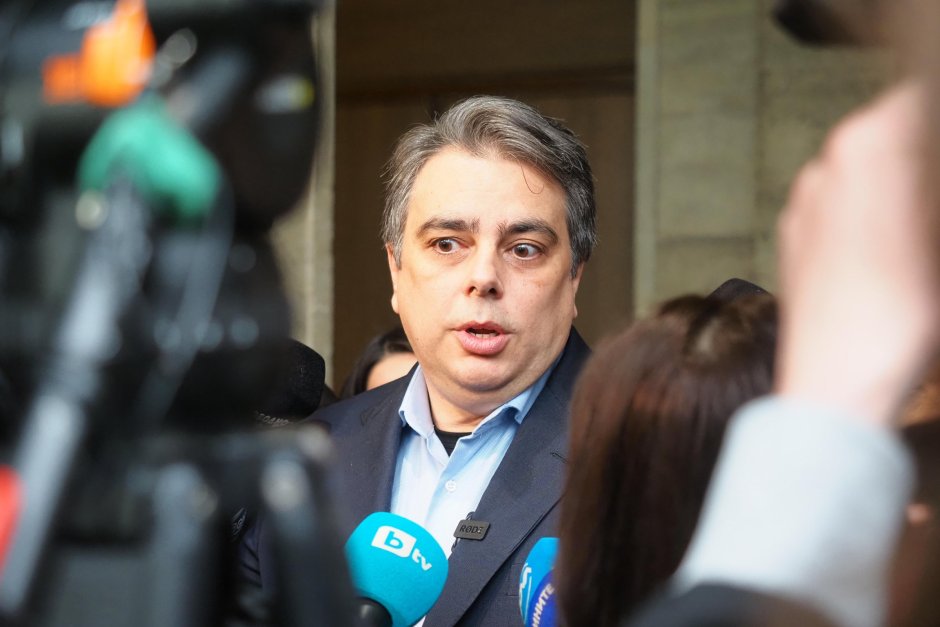 Асен Василев: Лъсна истината за драстичното неизпълнение на приходите в бюджета