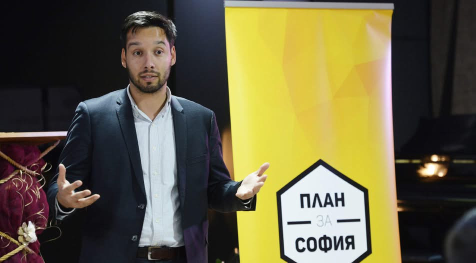 Карлос Контрера: Реформата с паркирането на “Спаси София” – напънала се планината и родила мишка