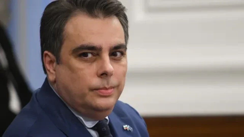 На всички ни е ясно, че нито Кирил Петков и Николай Денков, камо ли пък Асен Василев, Лорер и Благомир Коцев, могат да са “борци” срещу корупцията