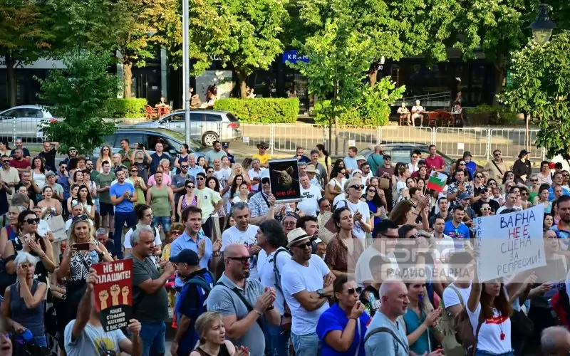 Продължават протестите в защита на варненския кмет