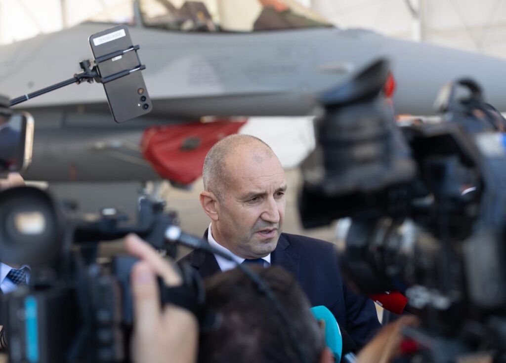 Румен Радев закопа Тошко Йорданов: По тази логика дайте да си внесем депутати за по 500 лв.!