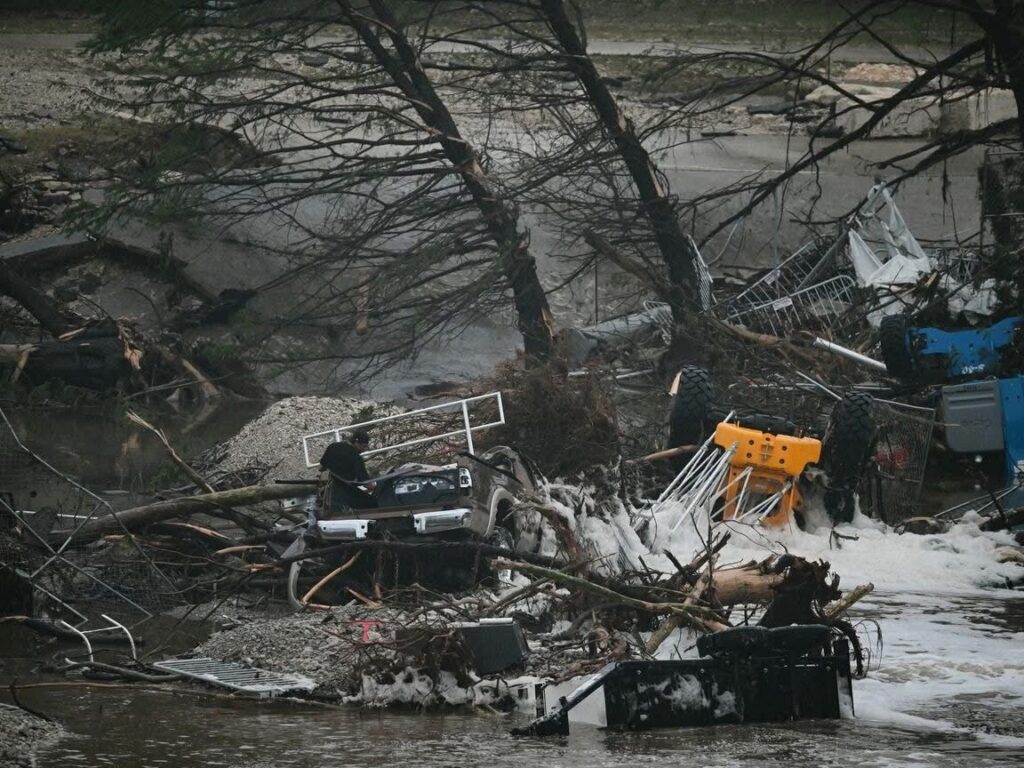 Тексаското наводнение!Какво е Flash Floods – наводнението, убило над 50 деца в Тексас!