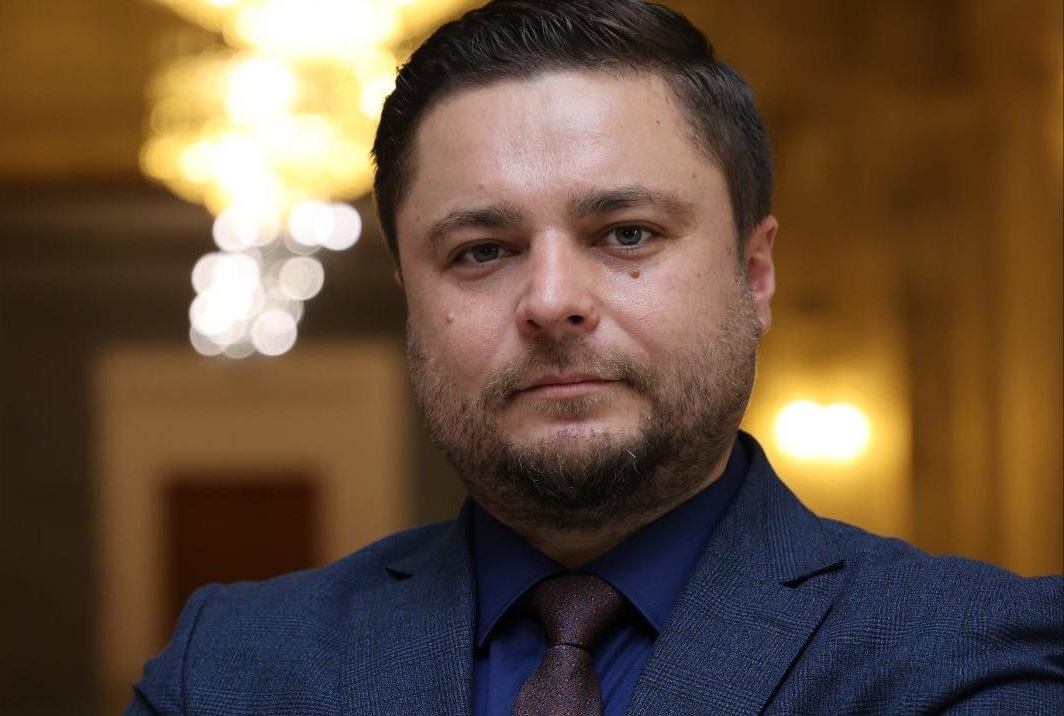 Трети депутат избяга от Ахмед Доган: Няма кой да тръгне с вас да прави партия, няма мазохисти!