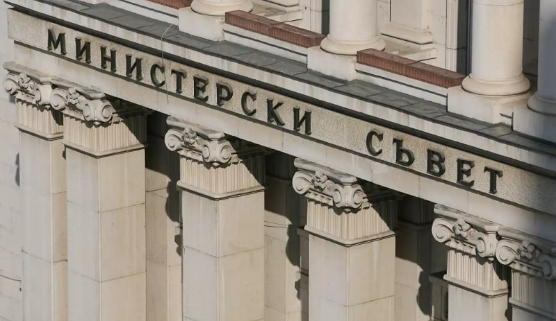 Бягство: Кабинетът прехвърли горещия картоф с държавните имоти на депутатите