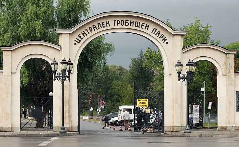 Софийските гробища пълни с „мъртви души” на заплата от родата на Борис Рангелов? (II част)