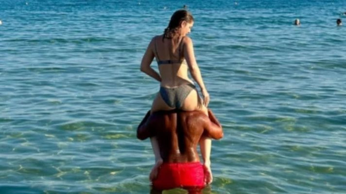 ФОТО БОМБА!! Алекс Сърчаджиева ЯХНА мускулест мачо на морето: Откри ли най-сетне новата си любов след Ласкин?! (ВИЖ ТУК)