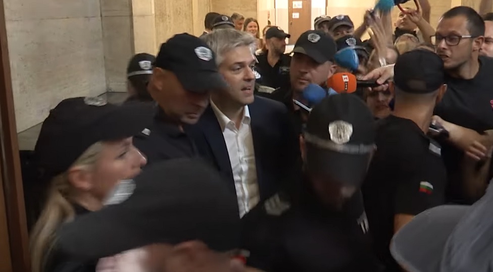 Втори свидетел закова Благомир Коцев!