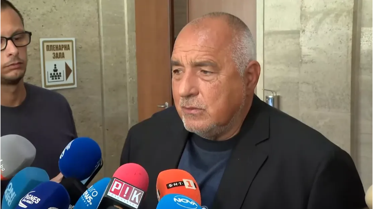 Корни в АТАКА: Ти сам пропагандираше насилие – наби кандидат-зет си, удари шамар на шефа СОС