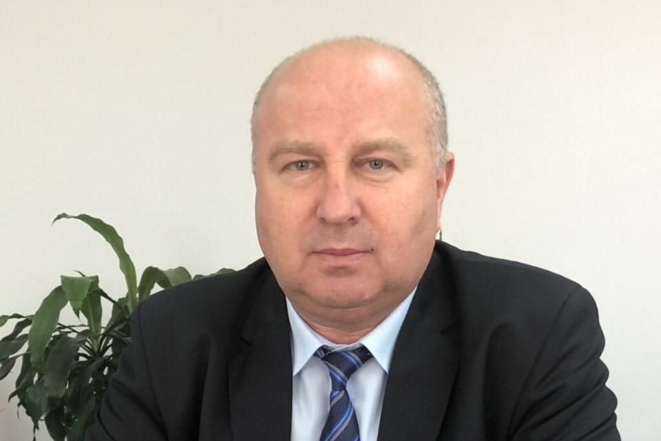 Къща за гости доставя бюра и шатри за Агенция по заетостта