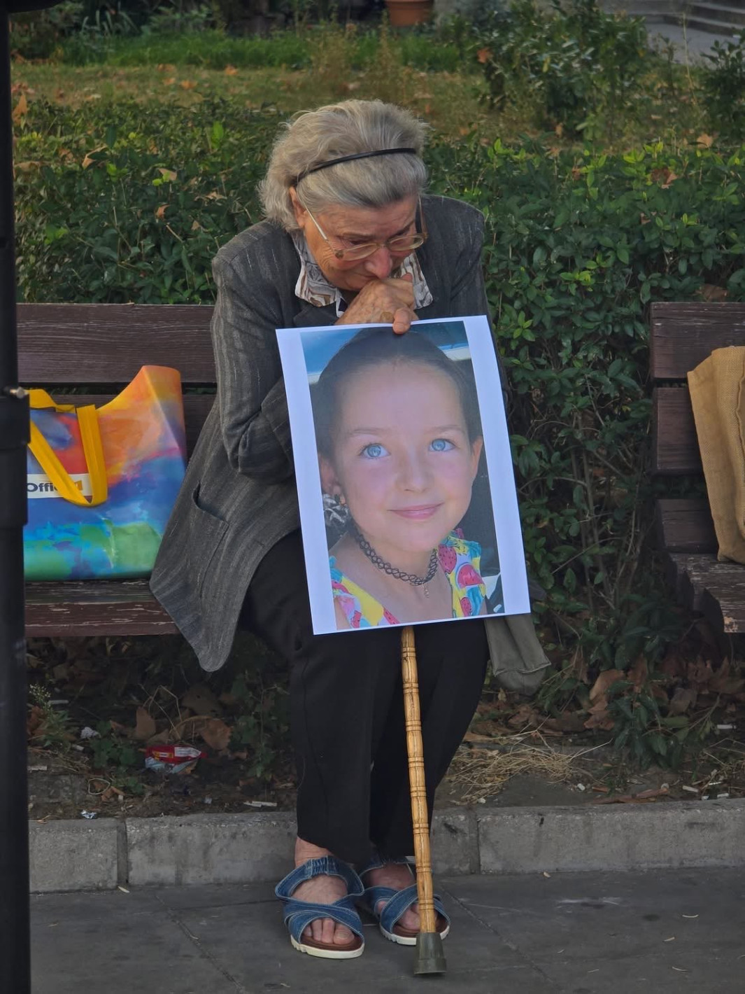 Линейките за Сияна и дядо и, са се бавили около час, признаха през сълзи шофьорите им в съда