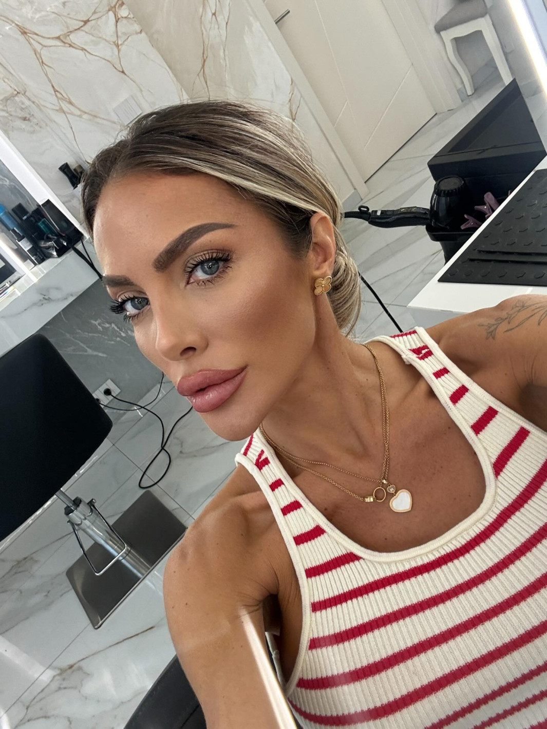 С какво се е назобила?! Златка Райкова: Аз съм жена, която работи много! Мъж не ме е издържал! (ВИЖ ТУК)