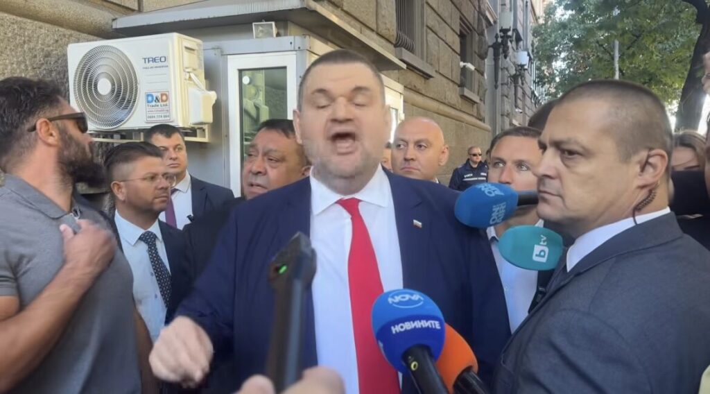 Шейх Шиши като Краля Слънце: Ще има държава с главно Д като Делян! Държавата това съм аз! (ВИДЕО)