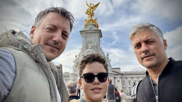 Владо Карамазов гостува в Лондон на брат си