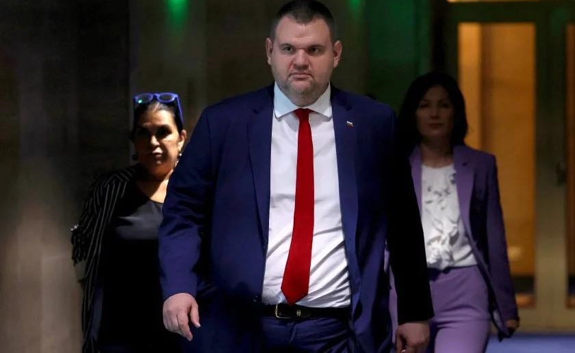 Делян Пеевски подава сигнал в САЩ срещу Иво Прокопиев