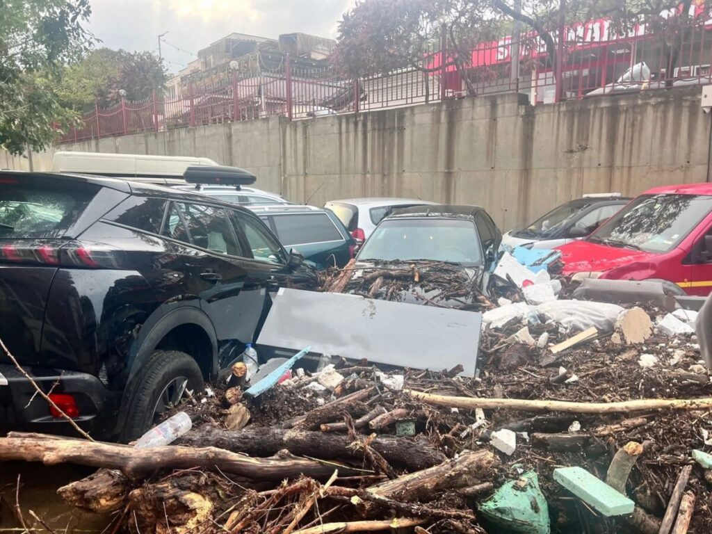 Потопът: КОЙ позволи да се строи в дере на река на Елените и защо екоминистърът лъже?