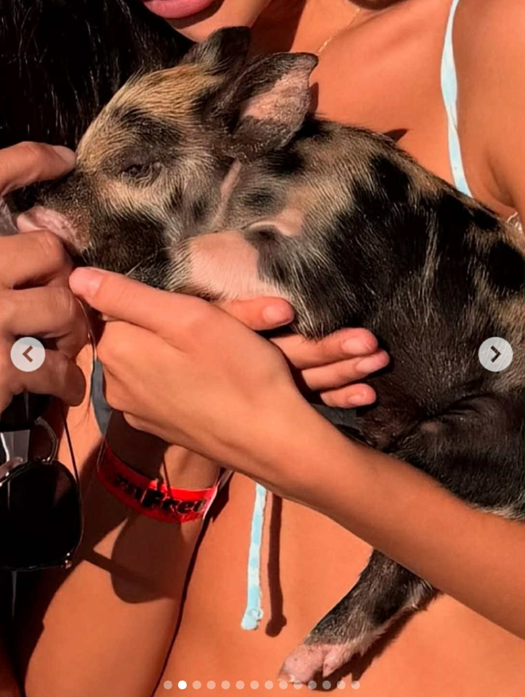 Айлин Бобева ГО ЗАБИ на дружката си Валерия: Онази угажда на дъртака Алексиев, а тя се радва на МЛАД милионер! (СНИМКИ)