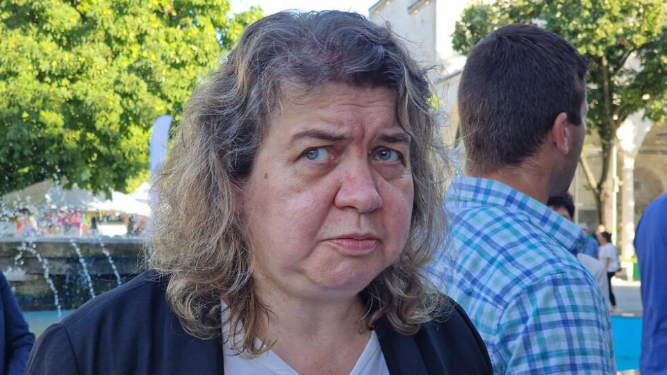 Опозорената началничка цепи групата на Столетницата! Киселова води БСП към Радев