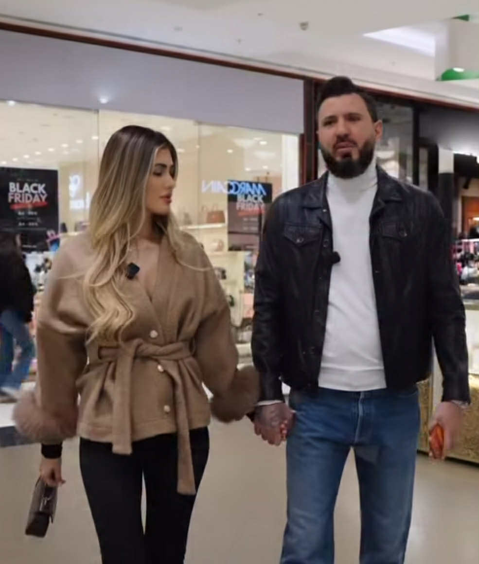 Абе, Мартине, що заряза Йоана, бе?! Младото гадже на Елвиса е зле, а той я остави с кучето! (ВИЖ ТУК)