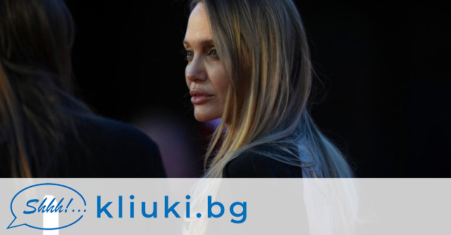 Анджелина Джоли разкри за първи път белезите си от двойната мастектомия, на която се подложи преди години