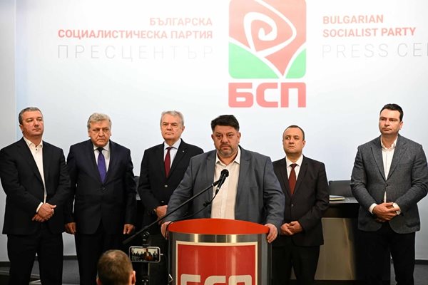 ИЗВЪНРЕДНО: Цялото БСП хвърли оставка, лидерът – не