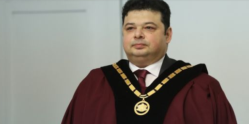 Конституционен съдия: На власт остава Желязков, ако всички в „домовата книга“ откажат да са премиери