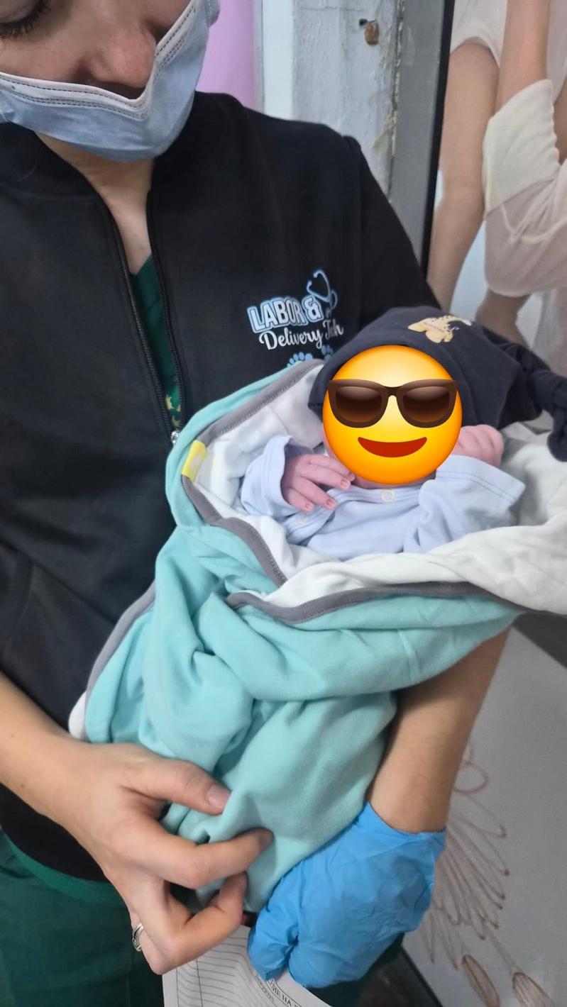 Лора Караджова роди трето дете! И него не кръсти на баща си (Вижте защо)