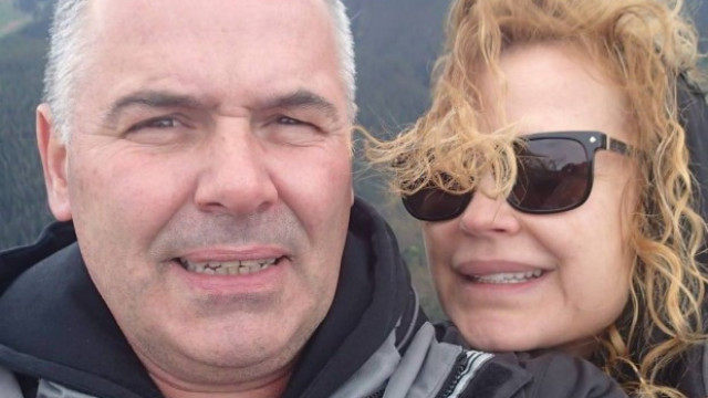 ТИГРИЦА!! 68-годишната Аня Пенчева побърква Ивайло Караньотов! (той не поглежда друга, макар да е с година по-млад – ВИЖ ТУК)