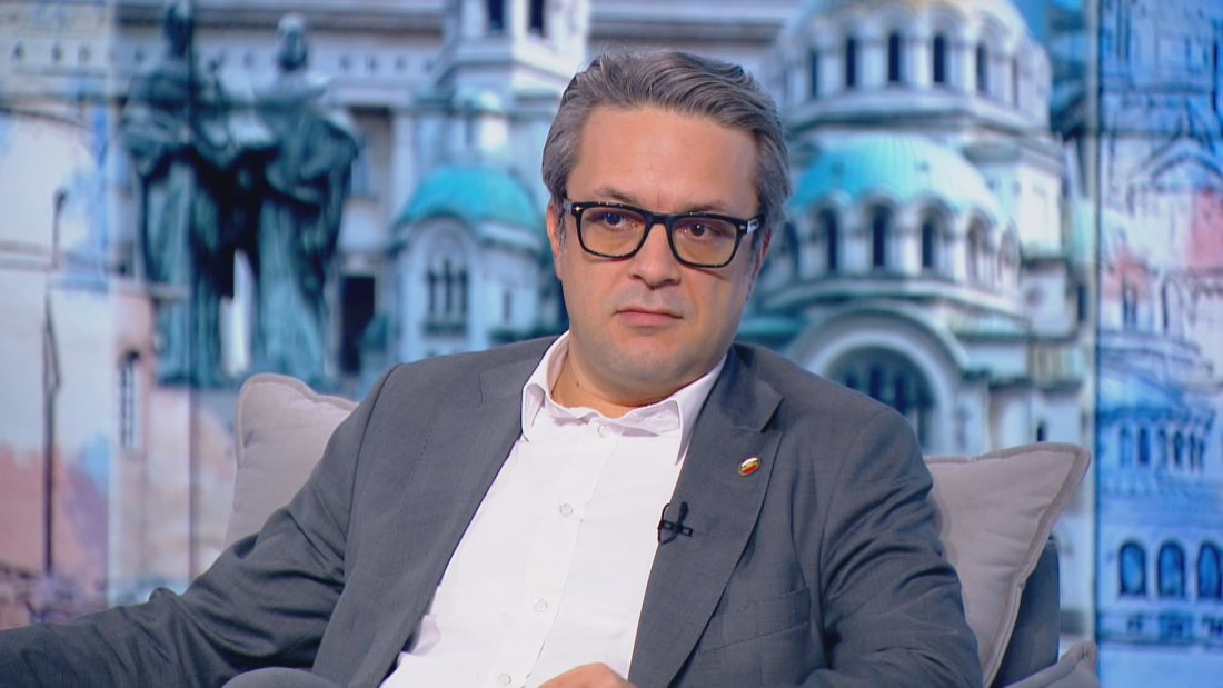Тома Биков оплю проекта на Румен Радев