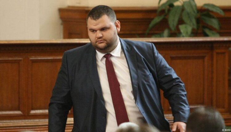Проверяват декларацията на Пеевски по сигнал на Иво Мирчев