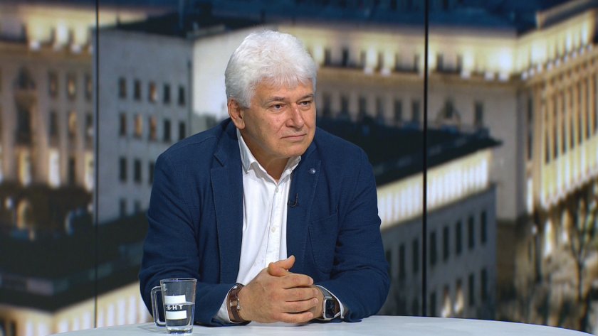 Проф. Пламен Киров: Машините за гласуване – на вторични! Ако е толкова хубаво да се гласува с тях, всички в Европа щяха да го правят