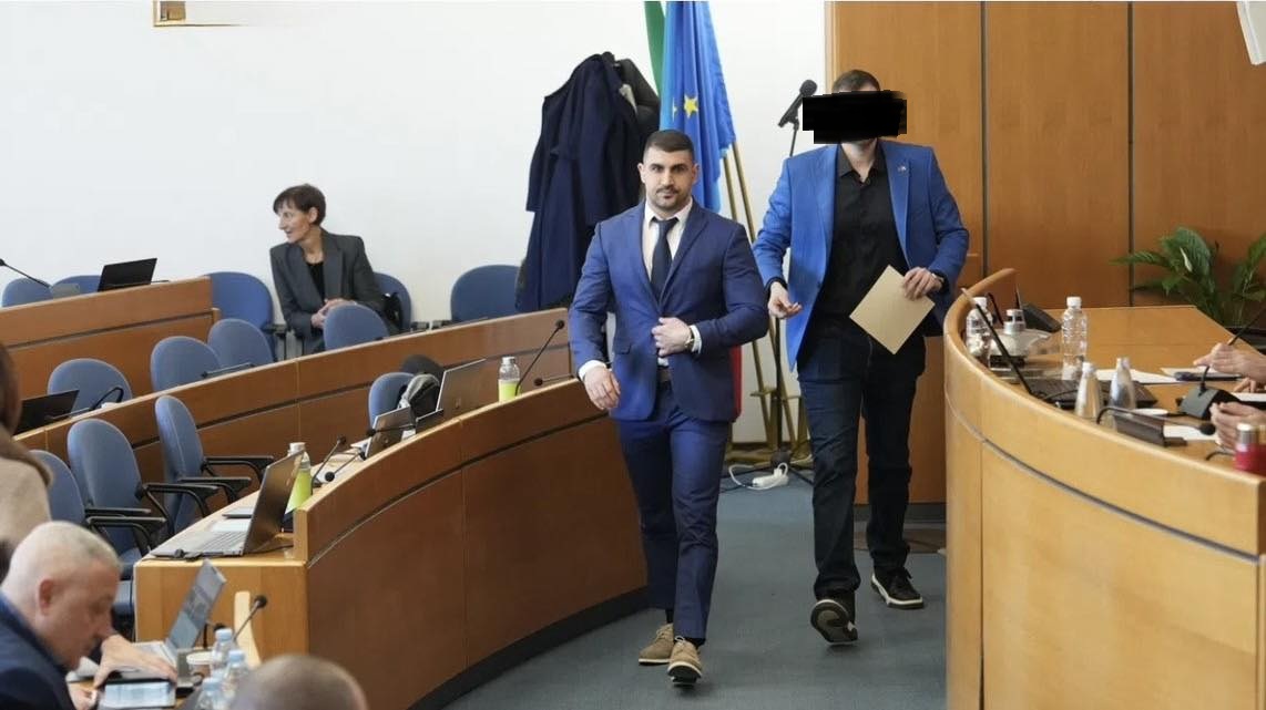 Първо в Narod.bg: Арестуваха общинаря от „България може“ Антон Бранков при акция срещу лихвари и наркодилъри