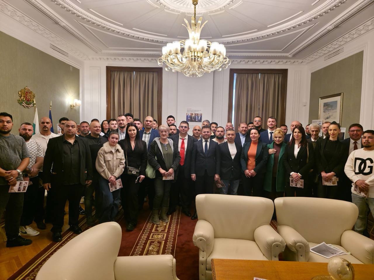 Делян Пеевскилидер на ДПС и ПГ на ДПС-НОВО НАЧАЛО се срещна с младежи от Ямбол