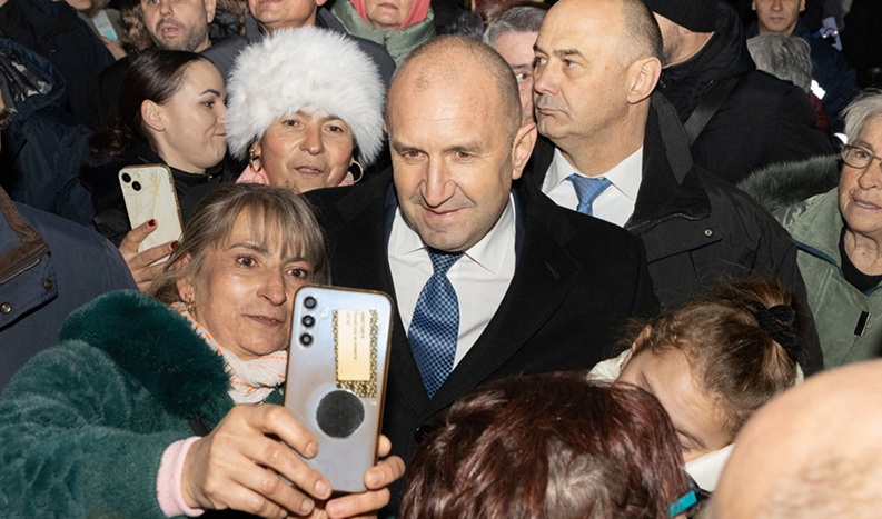 „Маркет линкс“: Румен Радев печели изборите, 5 партии изпадат