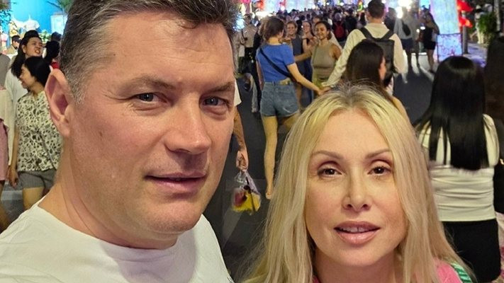 Младият й мъж още я скъсва от секс: 65-годишната Кристина Димитрова показа любимия си мачо от Тайланд! (СНИМКИ с Васил)