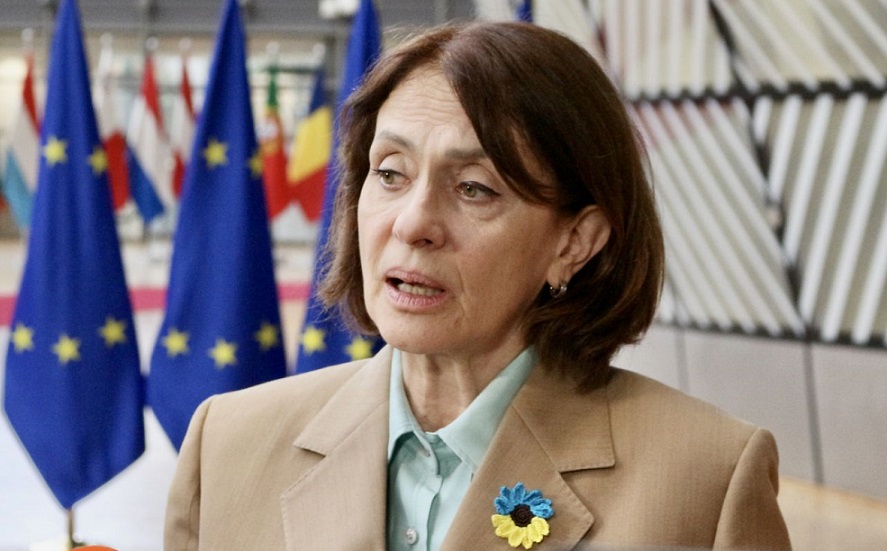 Надежда Нейнски е заплаха за България