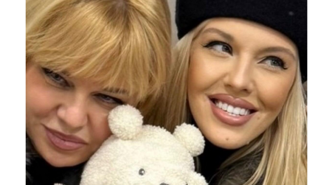 Самотна майка ли е Натали Трифонова? Бабата пое грижите за внучето