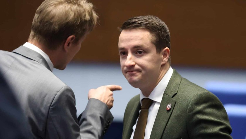 СКАНДАЛ В НС! Възраждане копаят дъното: Божанков участвал ли е в гей оргия?