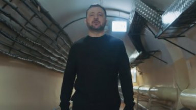 „Четири години, откакто Путин превзема Киев за три дни“. Зеленски показа бункера си