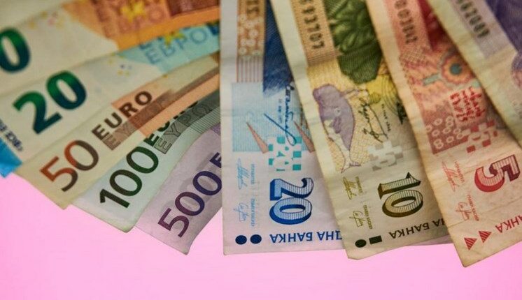 БНБ отчита: Еврото измества лева по-бързо от прогнозите