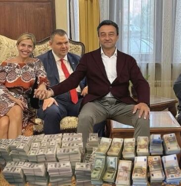 Вечният Лорер – Вечната Амбър на Промяната в българската политика!