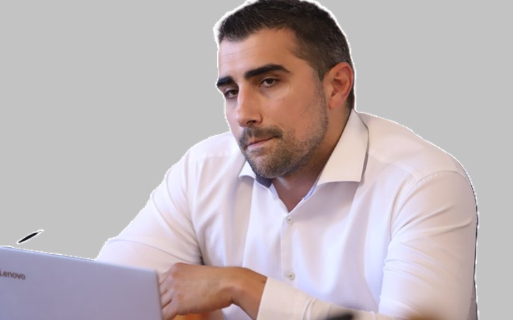 Калинки на ПП-ДБ се „обучавали“ на Карибите по монокини, Петър Куленски призна (ВИДЕО)