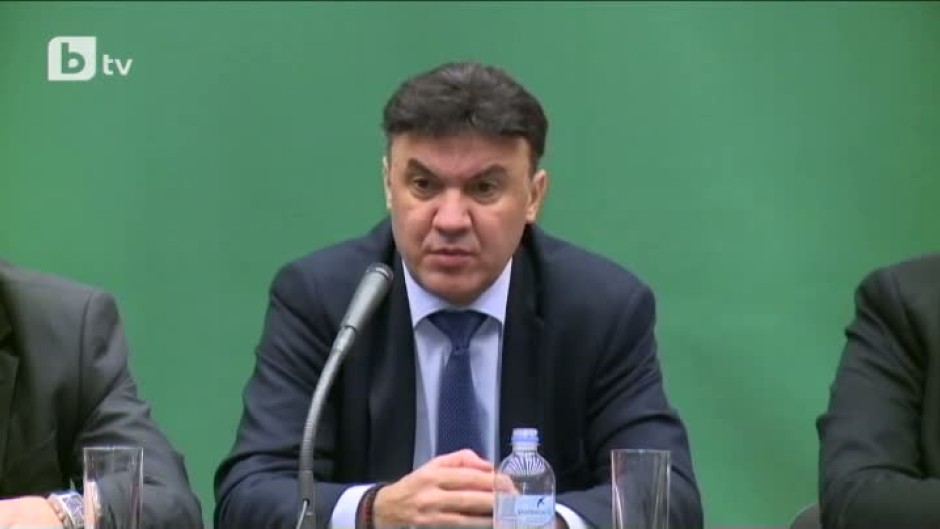 Почина Боби Михайлов