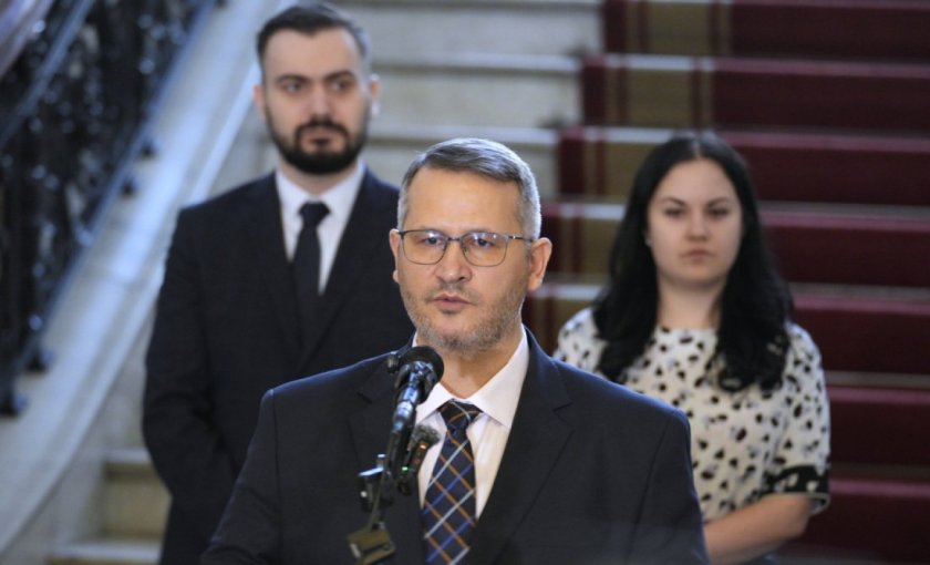 Скандал: Дясната ръка на министър Христанов арестувана с наркотици