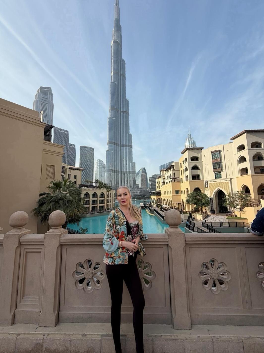 Антония Петрова избродира името си върху дънки