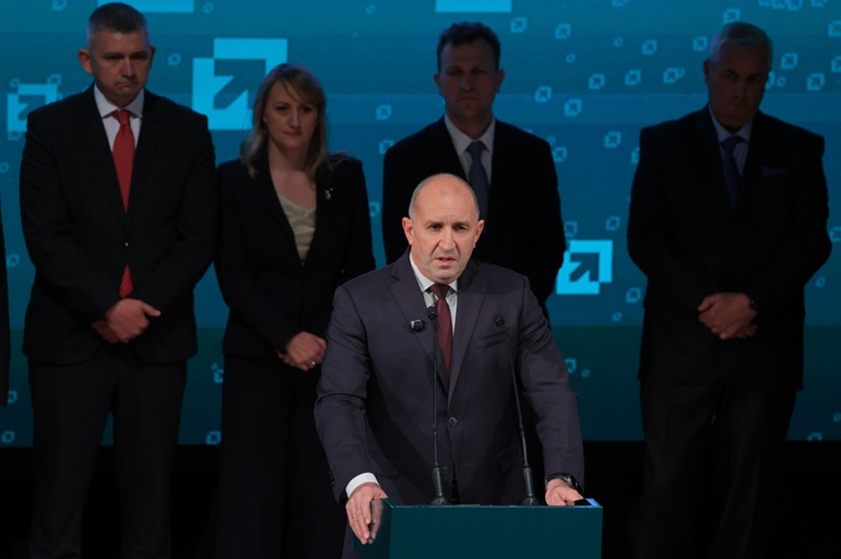 Вижте плана на Румен Радев за нова България