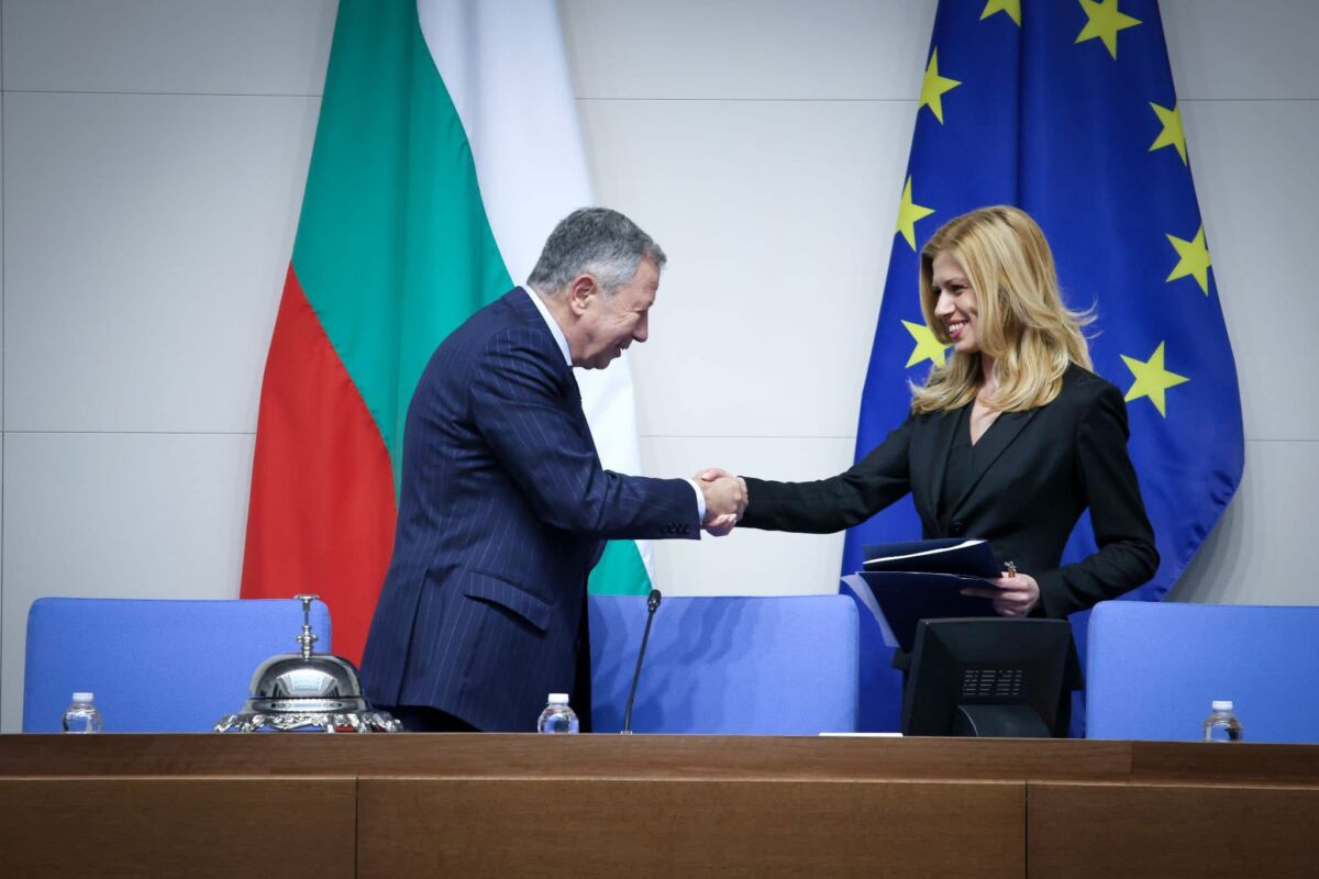 Желязната лейди на Новия модел!