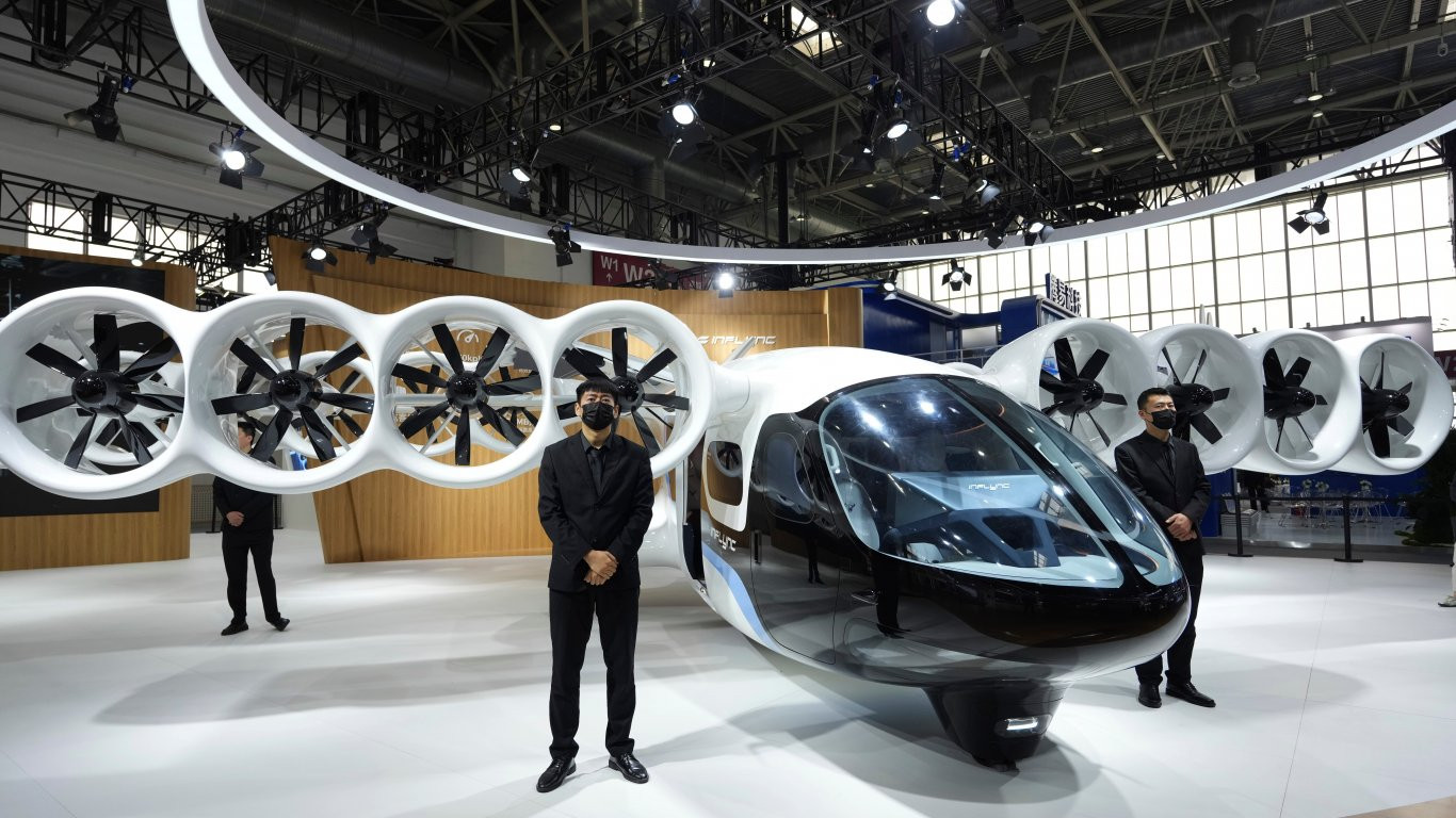 Китай показа бъдещето на електромобилите на Автошоуто в Пекин (галерия)