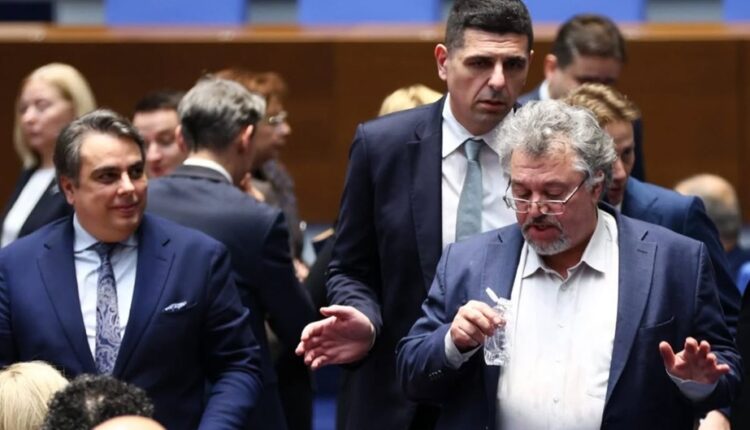 Край! Асен Василев прецака Манол Пейков