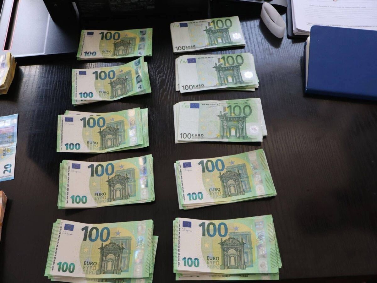 МВР сгащи 100 хиляди евро в сакове в Пловдив миг преди да ги раздадат за купуване на гласове